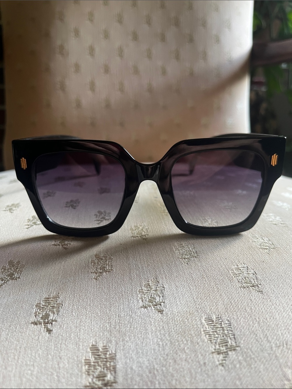 Sojos oversized square women’s sunglasses model number SJ2194